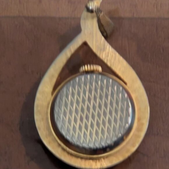 Vintage Swiss Made Spendid 17 Jewels Antimagnetic Womens Pendant Watch - Picture 2 of 3